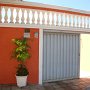 Fachada da Residencia com Vaso e decoracao de Balaustra